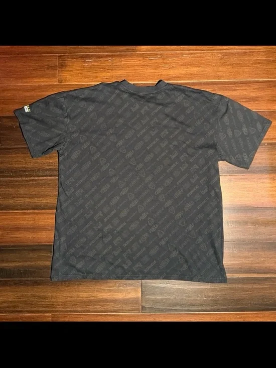 Nike T-Shirt - Picture 5 of 5